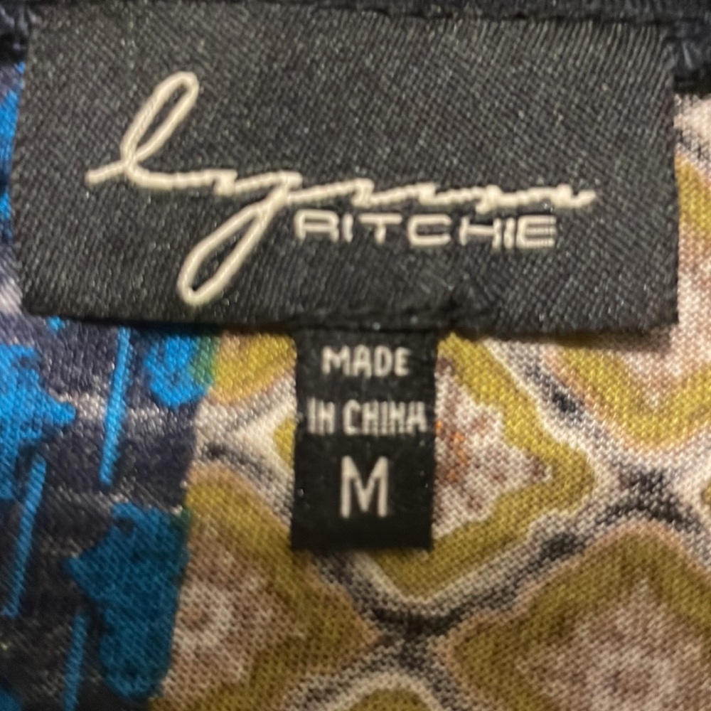 Lynn Ritchie Beautiful unique blouse - Picture 7 of 7